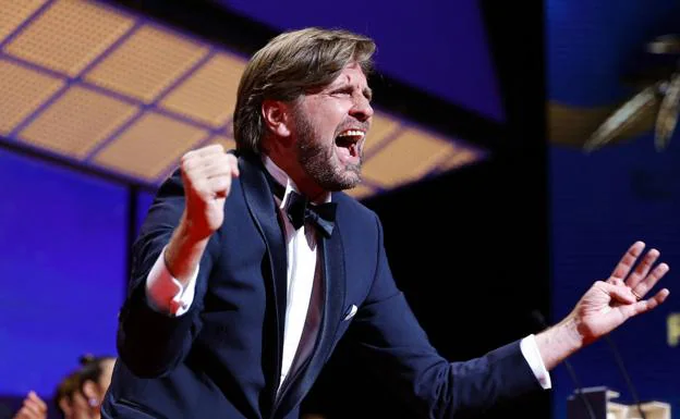 Swedish director Ruben Östlund is euphoric after learning that he had won the Palme d'Or.