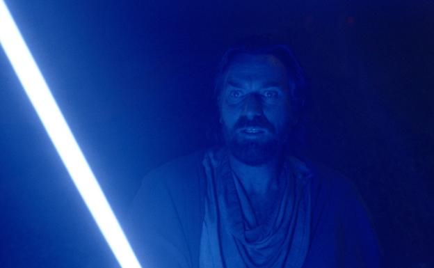 Ewan McGregor plays Obi-Wan Kenobi.
