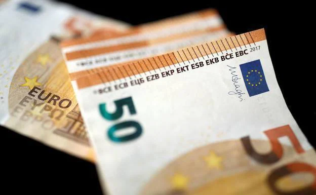 50 euro bills, in a resource image. 