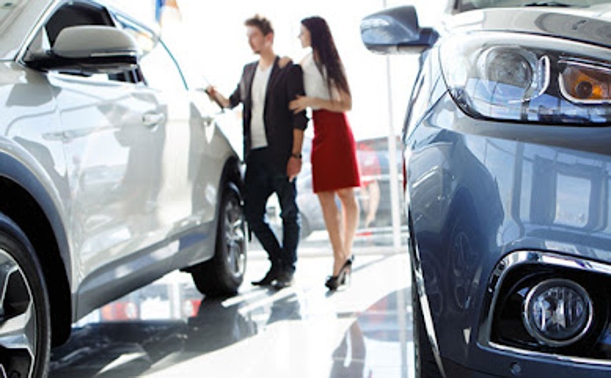 Car sales fall 12 in July, accumulating an annual decline of 11