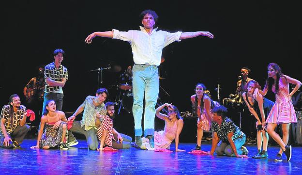 The show 'Tocororo', choreographed by Cuban Carlos Acosta, opened last night the 52nd edition of the San Javier International Theater, Music and Dance Festival. 
