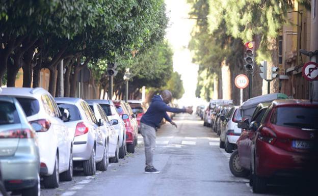 Lujoso Volver a disparar sector La multa para los peatones por guardar una plaza de aparcamiento en la  calle | La Verdad