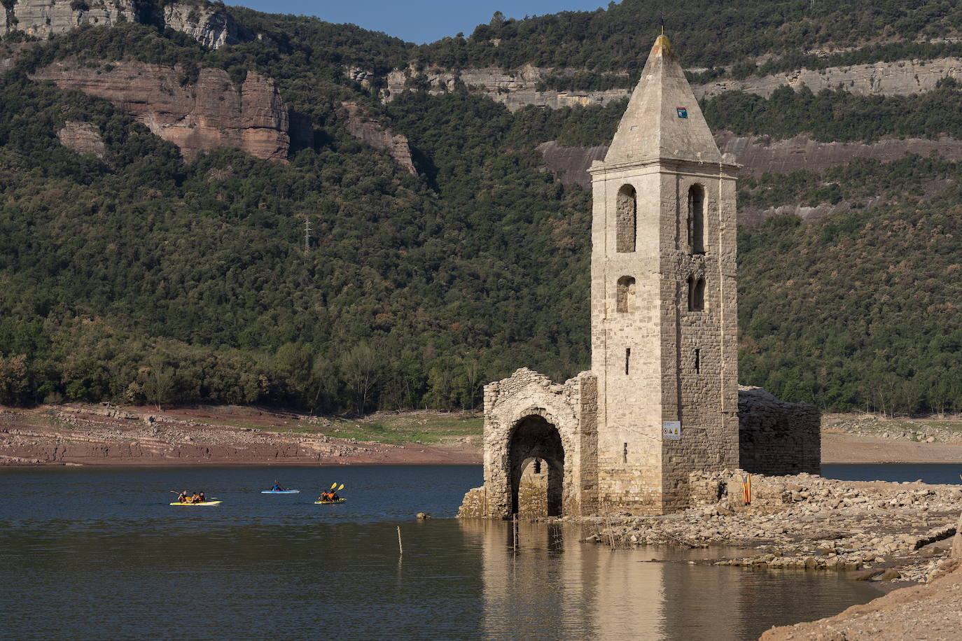 Fotos La Iglesia Del Pantano De Sau Vuelve A Dejarse Ver La Verdad