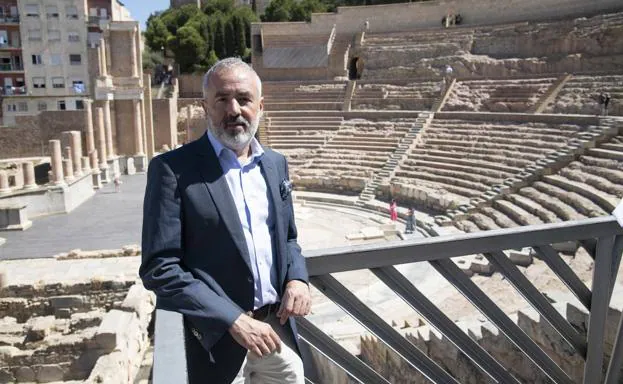 The president of the International Council of Monuments and Sites of Spain (Icomos), Jordi Tresserras, in the Roman Theater of Cartagena.