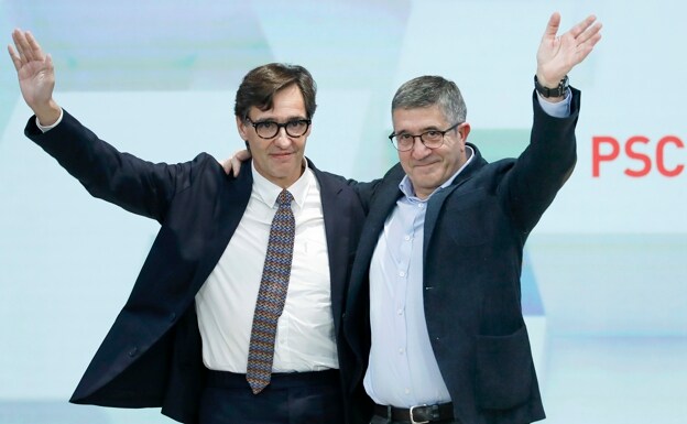 The first secretary of the PSC, Salvador Illa, accompanied by the PSOE spokesman in Congress, Patxi López, during his participation this Saturday in Barcelona in an event organized by the Socialist Party of Catalonia.