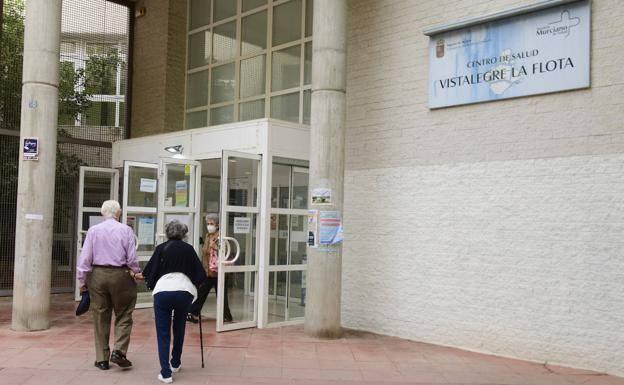 Patients at the Vistalegre-La Flota health center, in Murcia, in a file photo. 