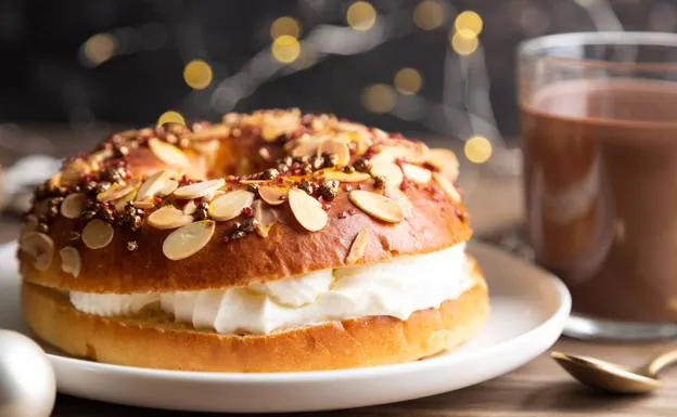 This is the origin of the tradition of eating Roscón de Reyes every January 6. 