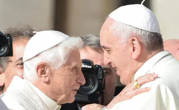 Benedict XVI and Pope Francis 