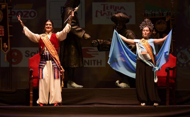 Ana Leal and Lucía García, during the gala yesterday.