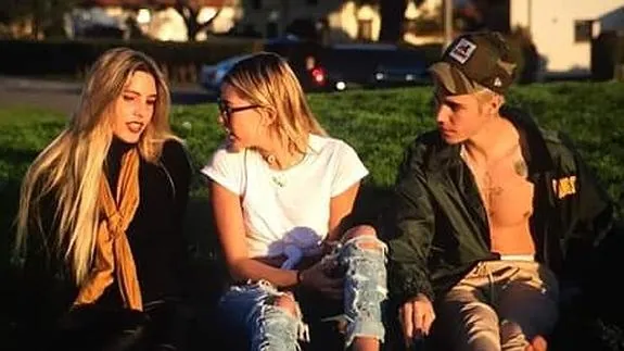 Hailey Baldwin Revela Qué Piensa De Selena Gomez Y Justin